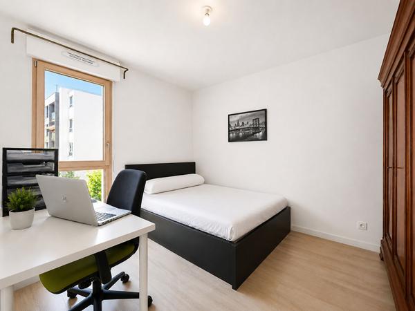 Nanterre Coeur Université - Grand F3 - 72m² avec balcon et parking