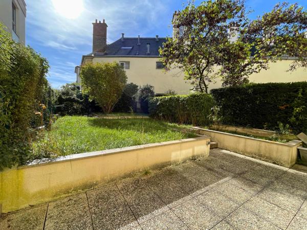 Versailles (78000) T2 refait à neuf avec jardin privatif - Résidence séniors - Versailles Château