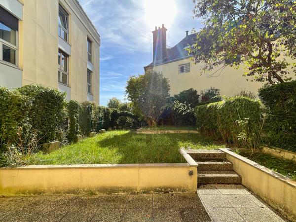 Versailles (78000) T2 refait à neuf avec jardin privatif - Résidence séniors - Versailles Château