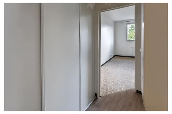 Quatre pièces en bord de Seine