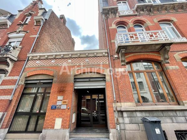 Bureaux à vendre à Lille immeuble indépendant avec entrée privative