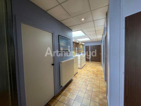 Bureaux à vendre à Lille immeuble indépendant avec entrée privative