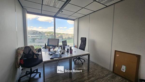 Bureaux à louer Neyron étage élevé avec cinq emplacements de parking privatifs