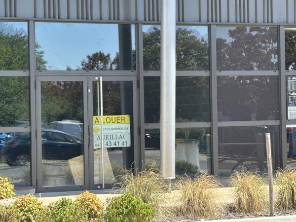 LOCAL COMMERCIAL AURILLAC (15000) ZONE COMMERCIAL