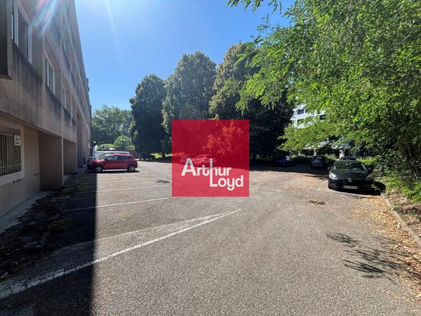 Bureaux à louer 75 m² à Saint-Martin-d'Hères proche commerces et loisirs