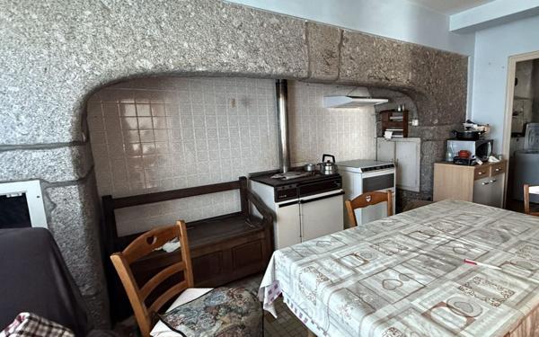 Maison à vendre    6 pièces •  Le Buisson