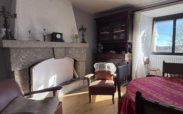 Maison à vendre    6 pièces •  Le Buisson