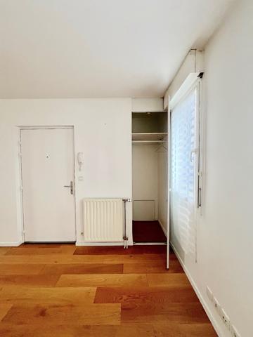 F2+place parking+cave-proche de La Défense à pied