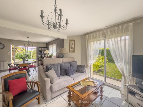 Locmaria-Grand-Champ (56390) A 15 mn du centre de Vannes, maison contemporaine sans travaux