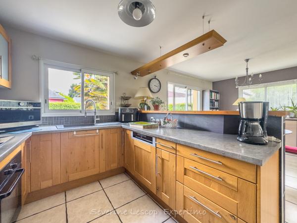 Locmaria-Grand-Champ (56390) A 15 mn du centre de Vannes, maison contemporaine sans travaux