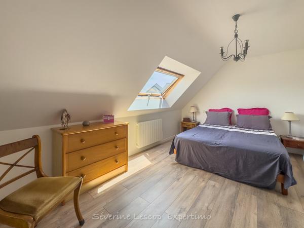 Locmaria-Grand-Champ (56390) A 15 mn du centre de Vannes, maison contemporaine sans travaux