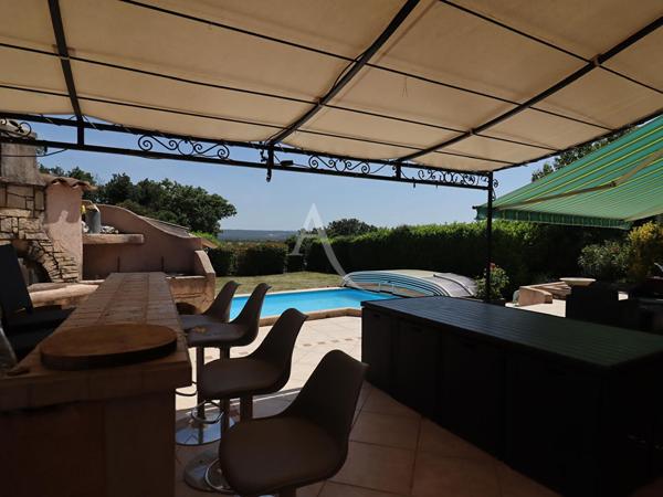 VILLA LUMINEUSE DE PLAIN PIED PISCINE SAINTE TULLE 4 CHAMBRES DE 121.73 m2 AU CALME ABSOLU
