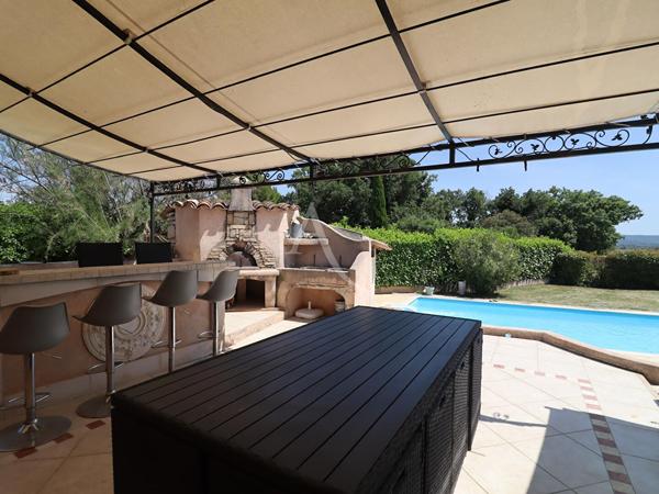 VILLA LUMINEUSE DE PLAIN PIED PISCINE SAINTE TULLE 4 CHAMBRES DE 121.73 m2 AU CALME ABSOLU