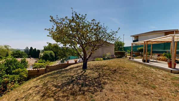 Maison d'habitation avec une vue dégage a CARCASSONNE