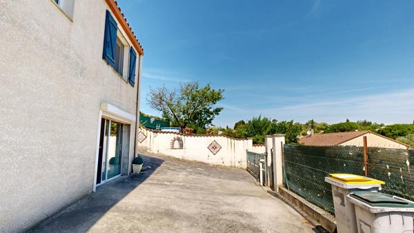 Maison d'habitation avec une vue dégage a CARCASSONNE