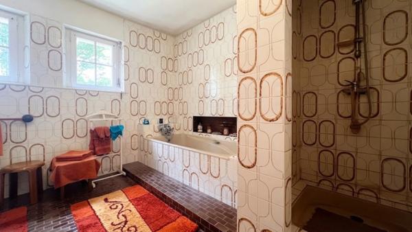 QUIMPER (29) – LE STANGALA – Maison de 210 m² habitables, édifiée sur une parcelle de 12 000 m², avec sous-sol intégral.