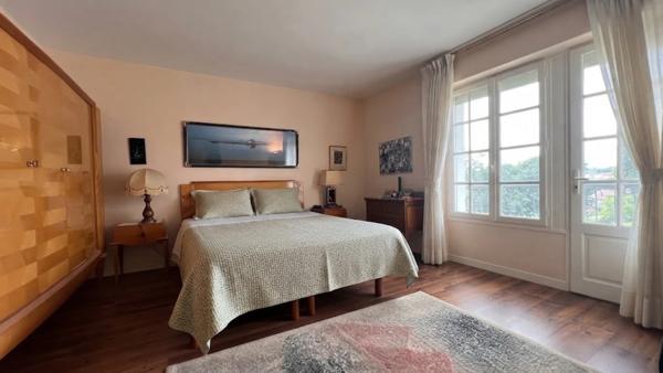 QUIMPER (29) – LE STANGALA – Maison de 210 m² habitables, édifiée sur une parcelle de 12 000 m², avec sous-sol intégral.