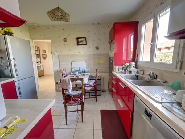 La Teste de Buch centre ! Maison 4 pièces de 110 m2, garage de 29 m2 et parcelle de 530 m2 !