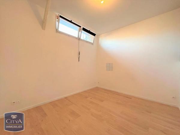 Appartement à louer 3 pièces 101.96m² Guîtres (33230)