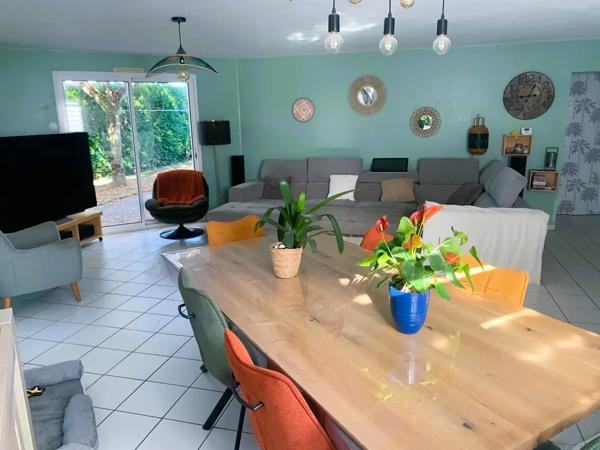 PAVILLON PLAIN-PIED 159 M2 sur grande parcelle arborée
