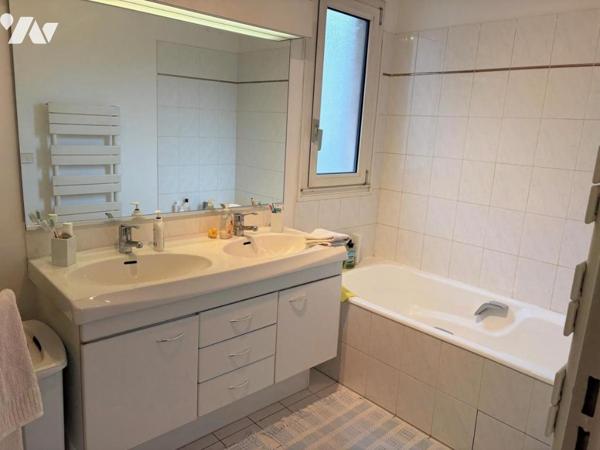 RICHARD LENOIR - 2 PIECES DE 58,41 m² - PARKING ET CAVE