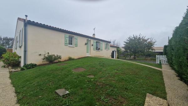 Maison 3 chambres , garage et jardin à Doix les Fontaines