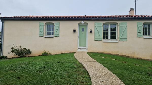 Maison 3 chambres , garage et jardin à Doix les Fontaines