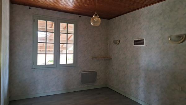 Maison 3 chambres , garage et jardin à Doix les Fontaines