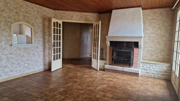 Maison 3 chambres , garage et jardin à Doix les Fontaines