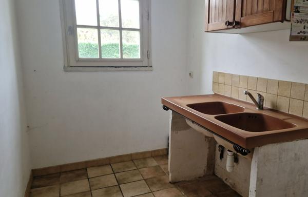 Maison 3 chambres , garage et jardin à Doix les Fontaines