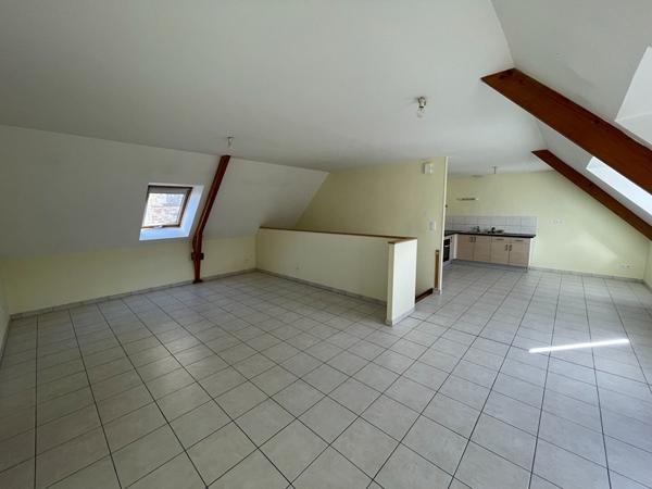 A LOUER CHAMPIGNE Appt T4 de 74 m2 avec garage et sans extérieur