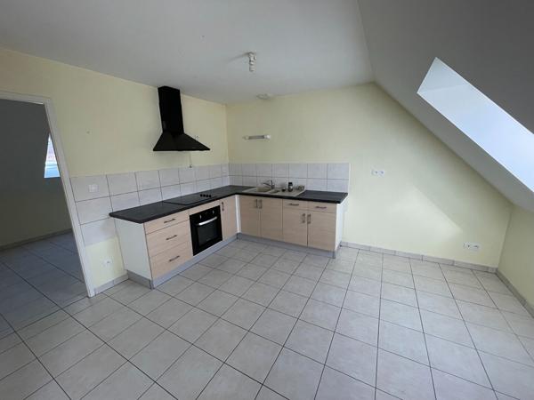 A LOUER CHAMPIGNE Appt T4 de 74 m2 avec garage et sans extérieur
