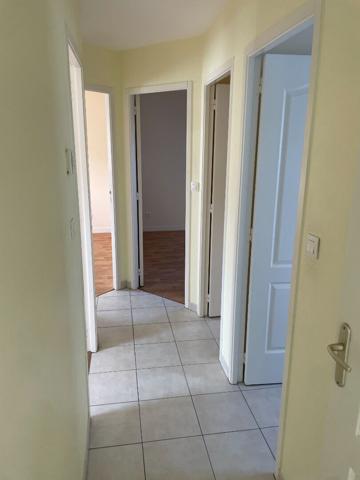 A LOUER CHAMPIGNE Appt T4 de 74 m2 avec garage et sans extérieur