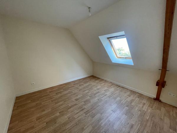 A LOUER CHAMPIGNE Appt T4 de 74 m2 avec garage et sans extérieur