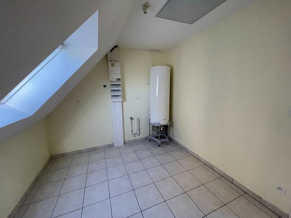 A LOUER CHAMPIGNE Appt T4 de 74 m2 avec garage et sans extérieur