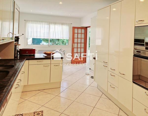 Maison  6 p, 4 chambres, terrasses, garage, jardin