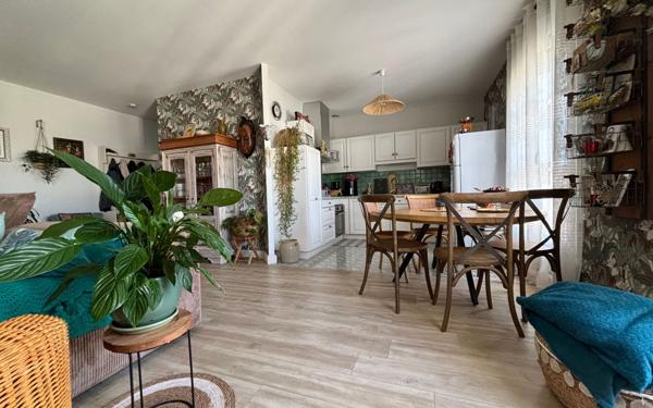 Appartement à vendre    4 pièces • 100,74 m2 Vauvert