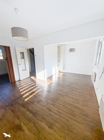 Maison 98 280 € La Rochefoucauld 4 p 74 m² DPE D