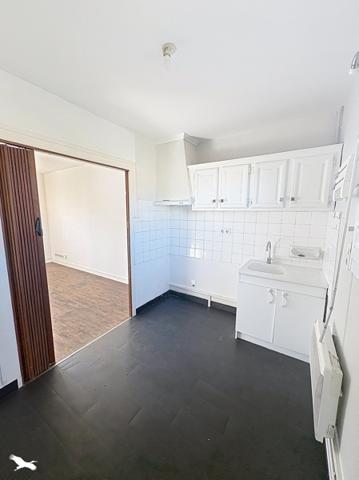 Maison 98 280 € La Rochefoucauld 4 p 74 m² DPE D
