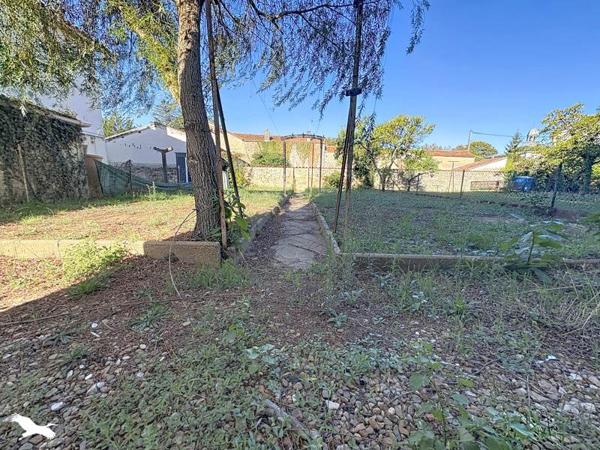 Maison 98 280 € La Rochefoucauld 4 p 74 m² DPE D