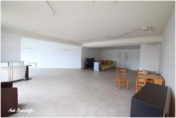 Local/bureau à vendre LA COUARDE SUR MER (17), local commercial premium