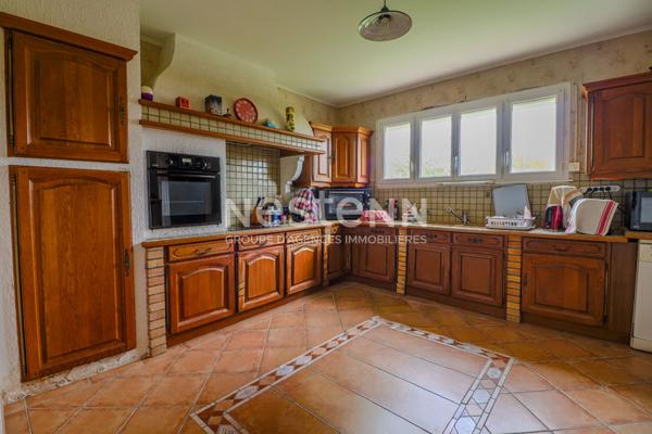 Maison Nevers, 12 pièces, Montapins, sous sol, jardin, 2h30 de Paris