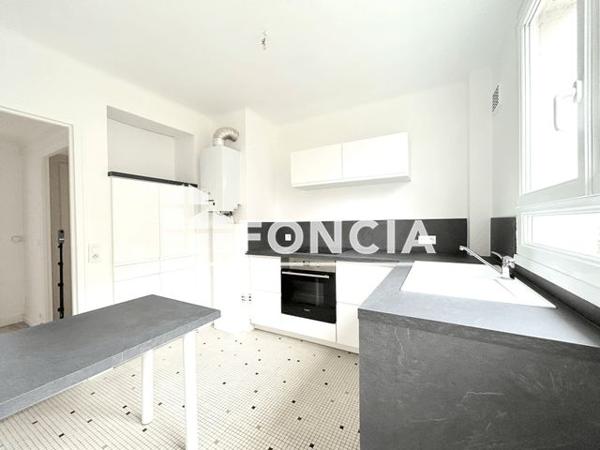Location Appartement 3 pièces 71 m² - 11 RUE DE L'HIPPODROME Nantes 44300