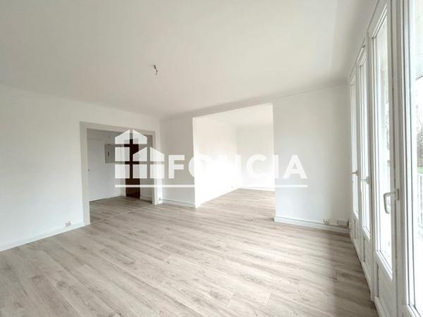 Location Appartement 3 pièces 71 m² - 11 RUE DE L'HIPPODROME Nantes 44300