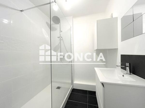 Location Appartement 3 pièces 71 m² - 11 RUE DE L'HIPPODROME Nantes 44300