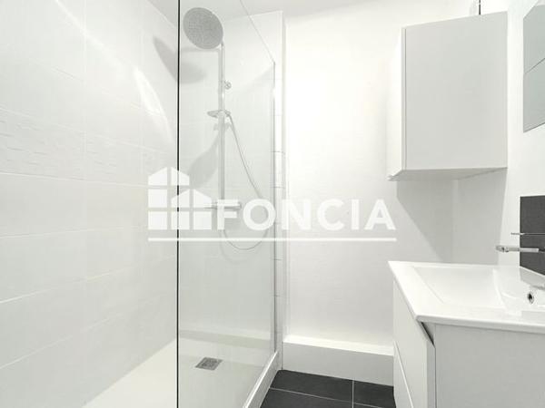 Location Appartement 3 pièces 71 m² - 11 RUE DE L'HIPPODROME Nantes 44300