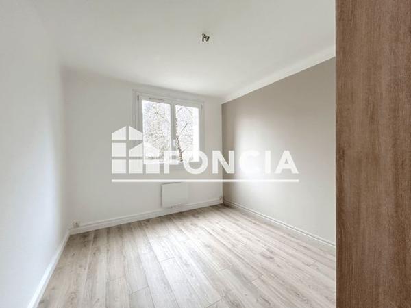 Location Appartement 3 pièces 71 m² - 11 RUE DE L'HIPPODROME Nantes 44300