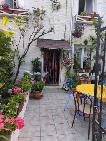 Maison de ville à vendre à Écueillé dans l'Indre (36240), ref : 016/397