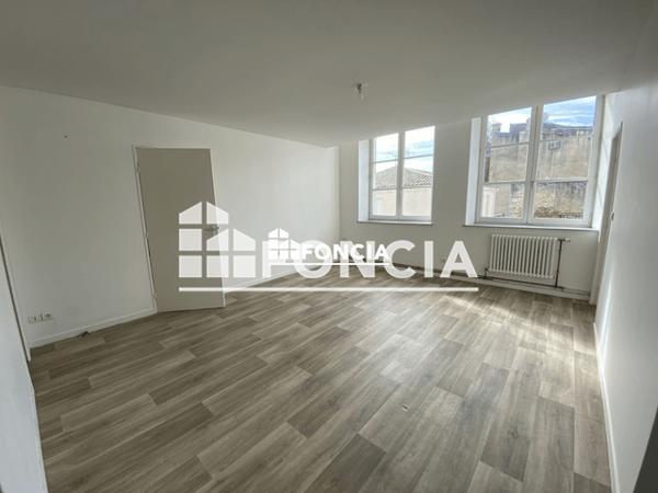 Location Appartement 3 pièces 61.79 m² - 9 BIS RUE VICTOR HUGO Rochefort 17300