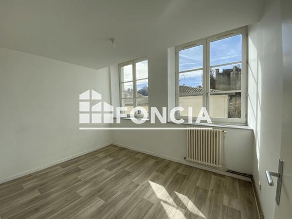 Location Appartement 3 pièces 61.79 m² - 9 BIS RUE VICTOR HUGO Rochefort 17300